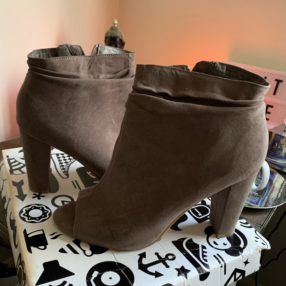 Women’s Peep Toe Bootie Heel